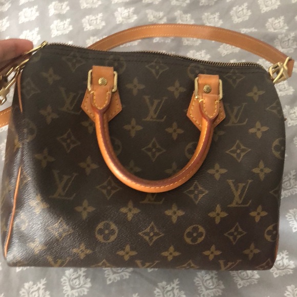 Louis Vuitton Handbags - Louis Vuitton speedy 25 with crossbody strap like new